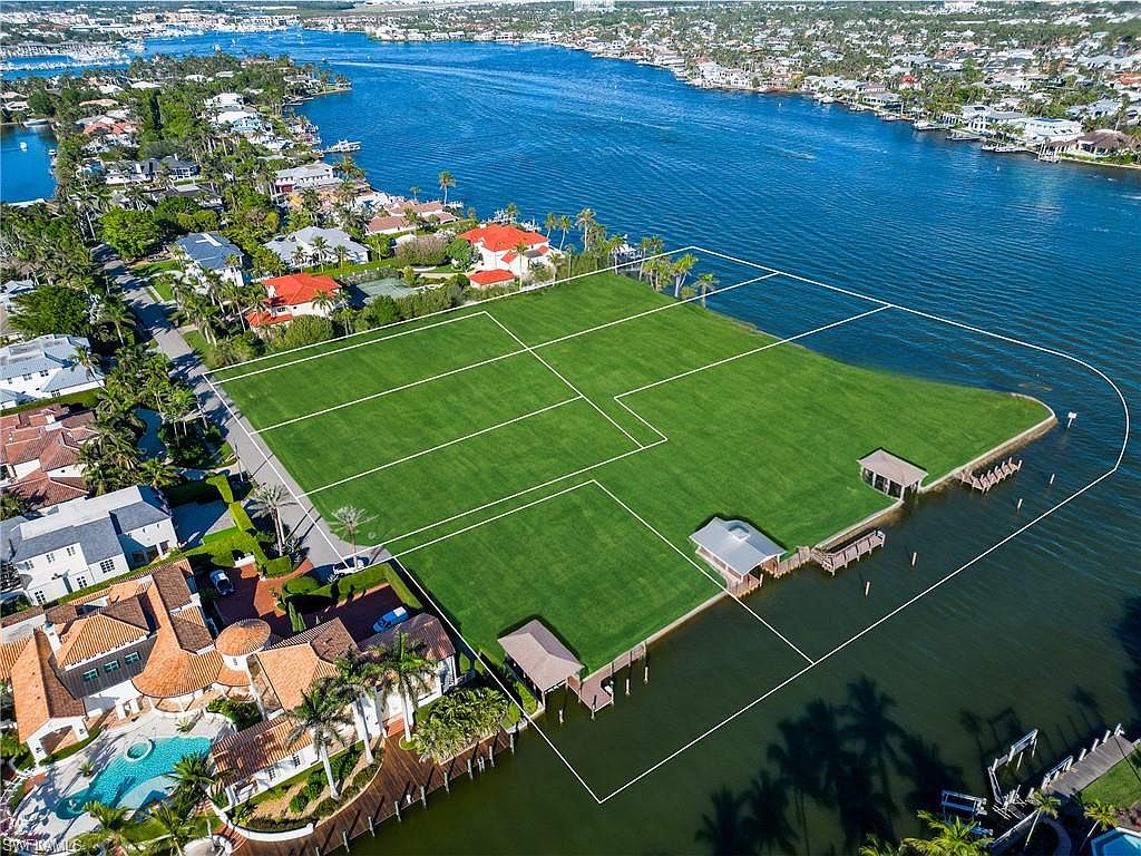 820 Jamaica LN, Naples, FL 34102 | MLS #225075672 | Zillow