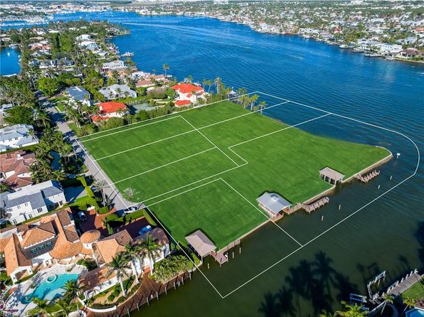 820 Jamaica LN, Naples, FL