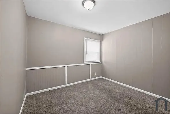 4075 Middlehurst Ln — Photo 12