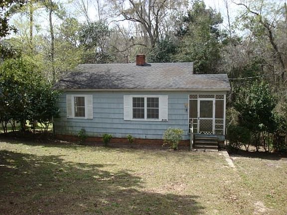 2nd image of 818 Magnolia Dr