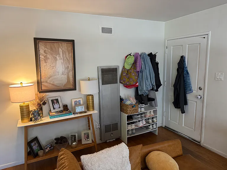 1860 Deloz Ave — Photo 3