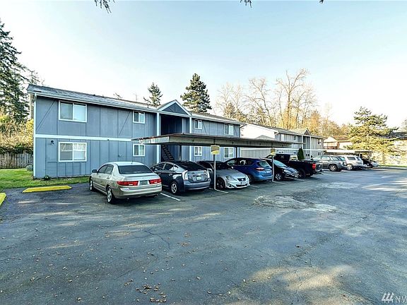4th image of 1020 76th Street Ct E
