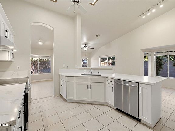 5th image of 814 E Stanford Avenue