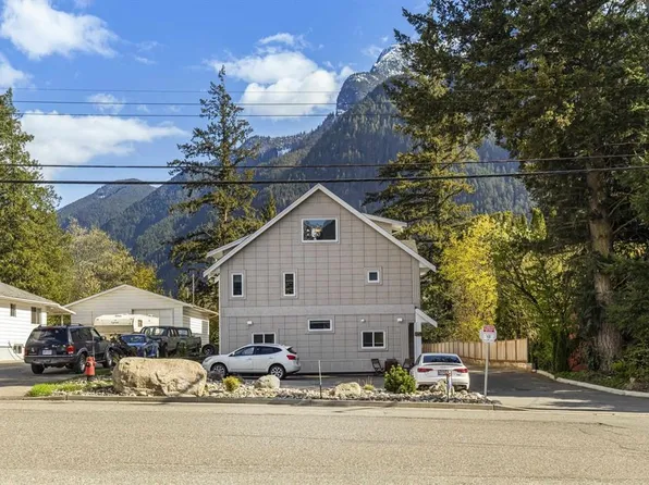 548 Park St #1, Hope, BC V0X 1L4