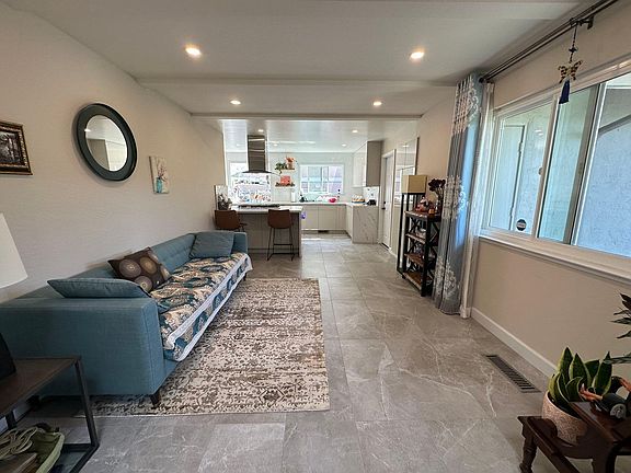 4th image of 1129 Clydebank Ct