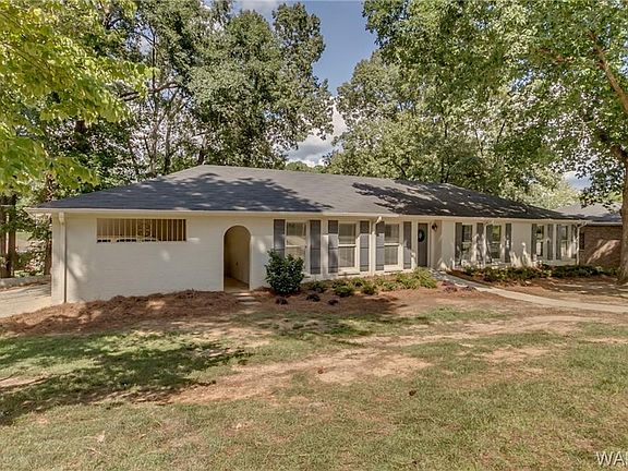 3rd image of 1012 Vestavia Cir