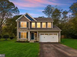 328 Ridge Rd, Washington Grove, MD 20880