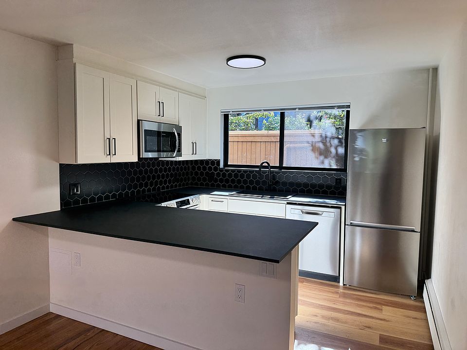 Brand new kitchen with never used appliances