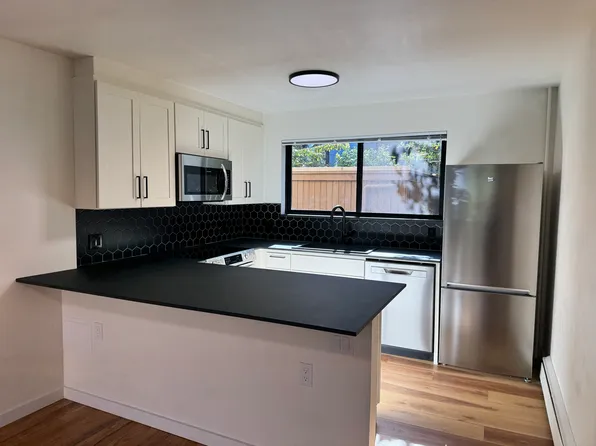 93 E Boston St APT 202, Seattle, WA 98102