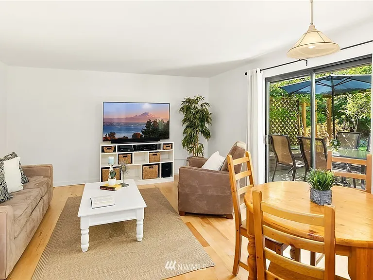 11681 132nd Ct NE — Photo 4