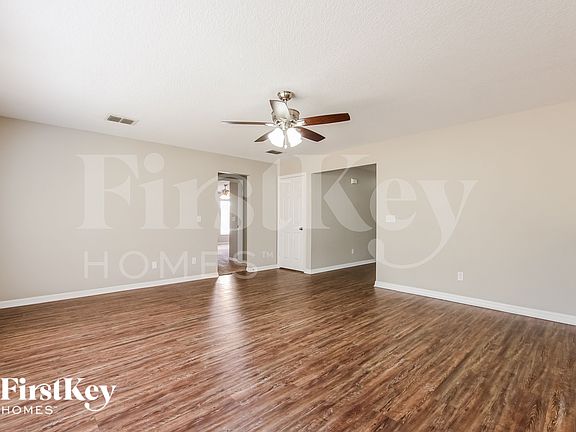 5th image of 642 Skyridge Rd