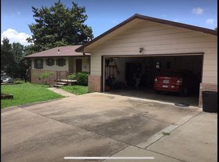 104 S Oak Ave, Tahlequah, OK 74464