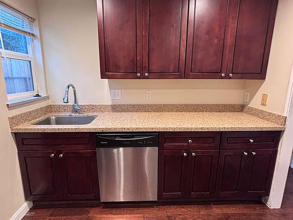 4th image of 871 California Dr APT A