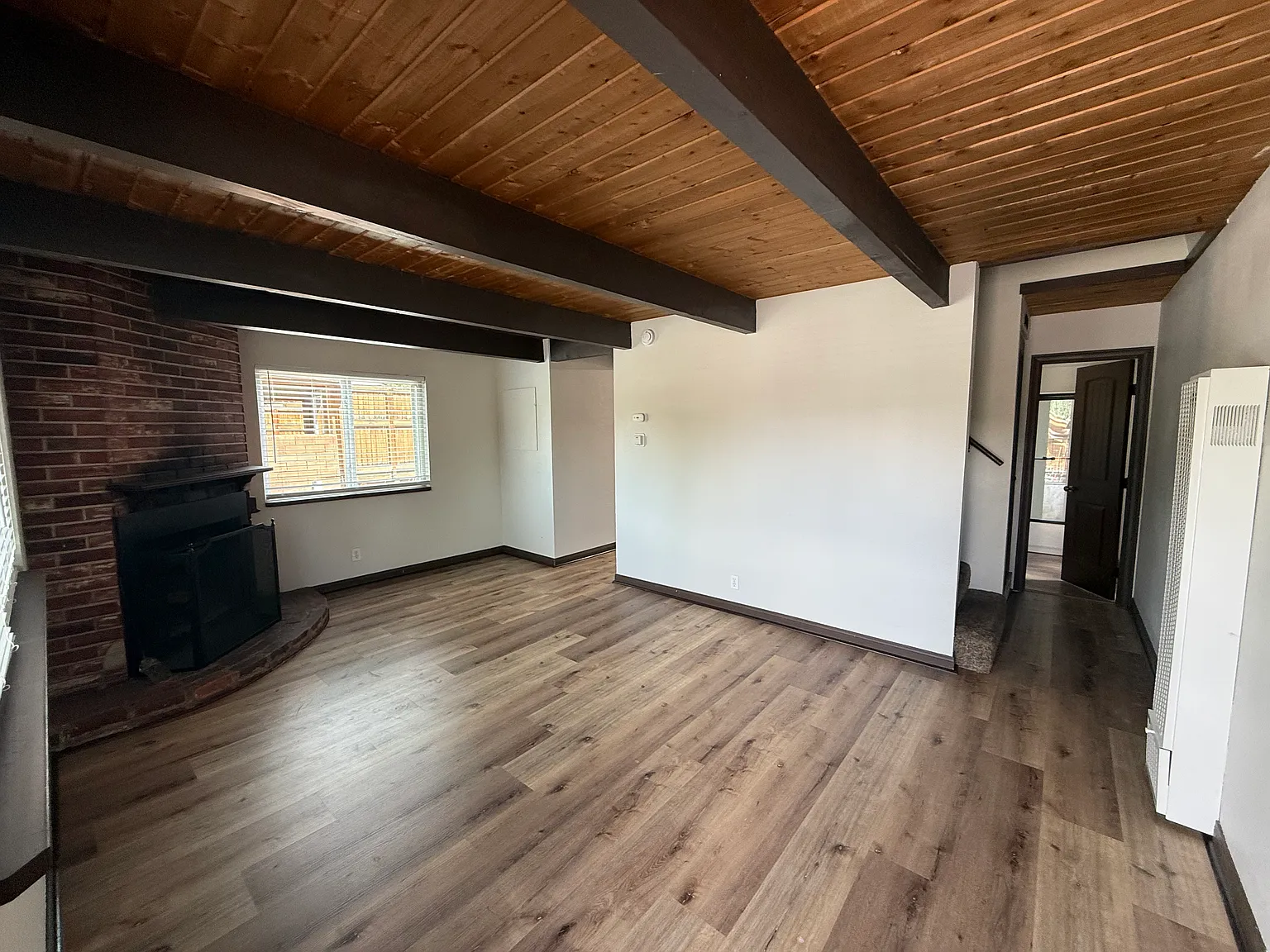 2 bed, 896 sqft, $1,650 — Photo 2
