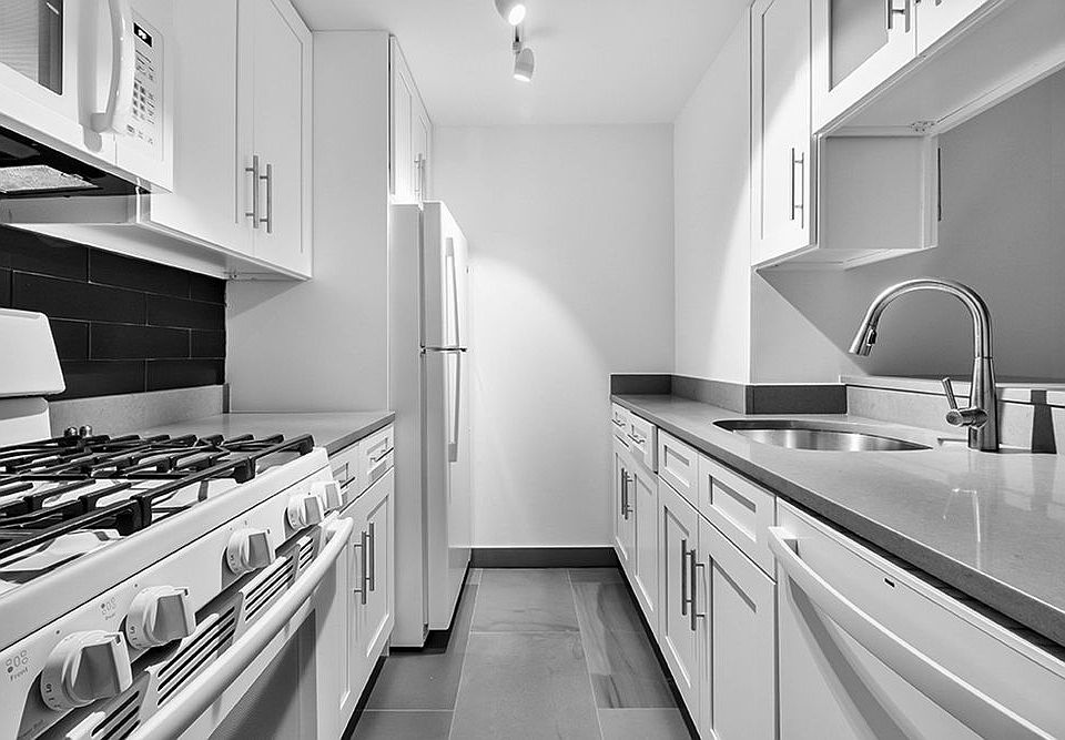 1st image of 400 E 71st St APT 12f