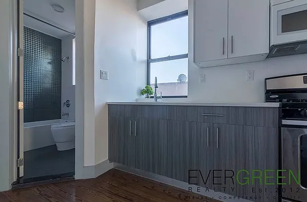 Rented by ERNY LLC | media 2