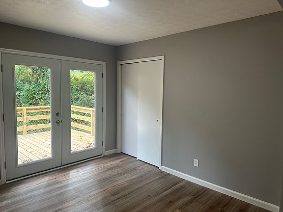 3rd image of 604 Chaparral Dr