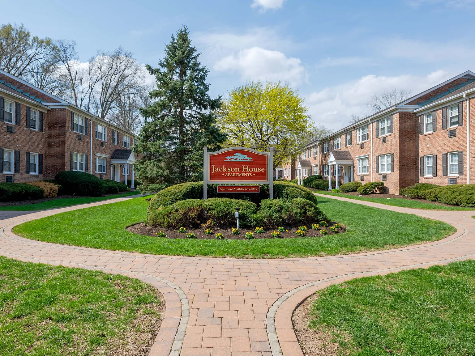 Jackson House Apartments — Photo 2