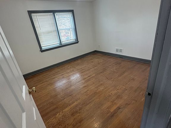 2nd image of 601 West Ave APT B