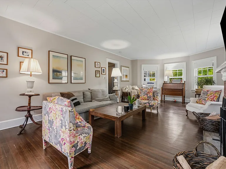 108 Hooker Ave — Photo 10