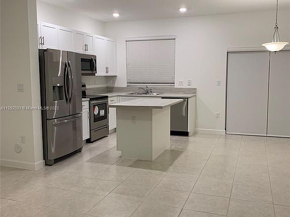 2nd image of 1811 SE 27th Ter #1811