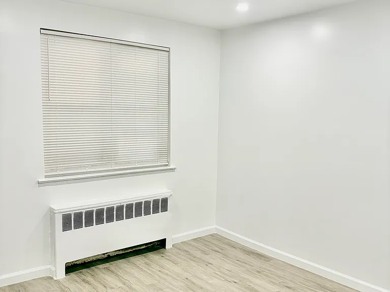 1345 Balcom Ave #1 — Photo 4