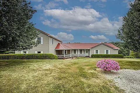 3rd image of 2256 State Highway 1842 N