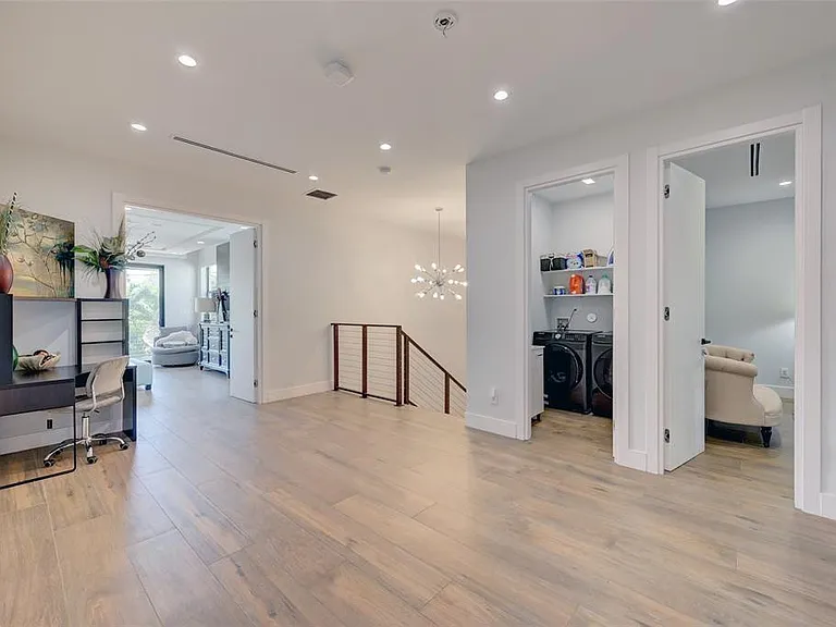 1616 SE 2nd Ct — Photo 10