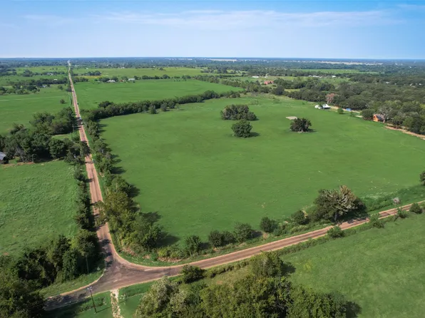 111 Country Ln, Kaufman, TX 75142