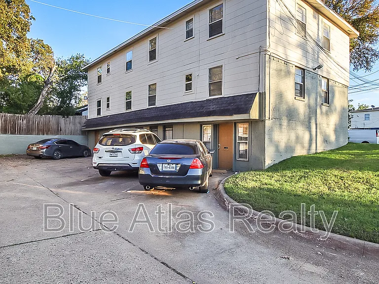 2215 Riverview Dr #D — Photo 14