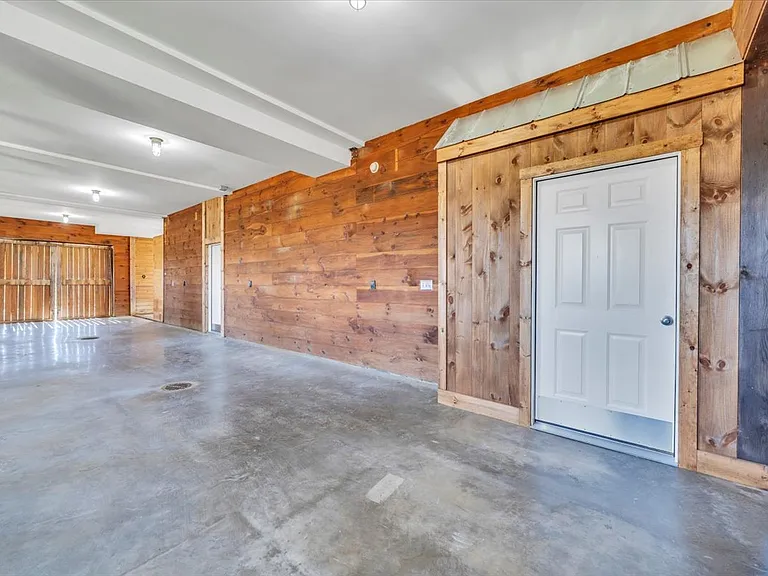 1180 Longfield Rd — Photo 117