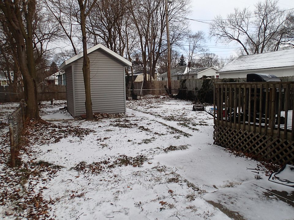 2nd image of 1080 E Laketon Ave