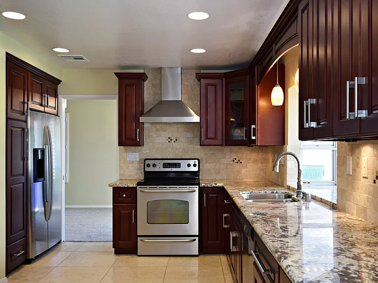 13388 Darview Ln — Photo 23
