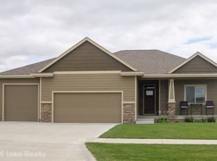 1633 NW Reinhart Dr, Ankeny, IA 50023