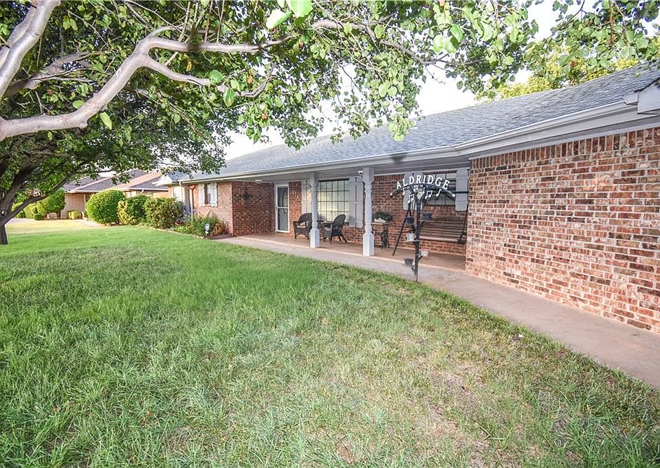 1st image of 908 Bowman Ave