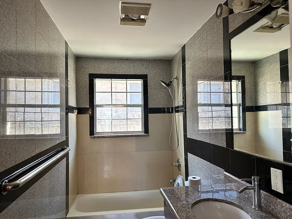 405 Llama Dr