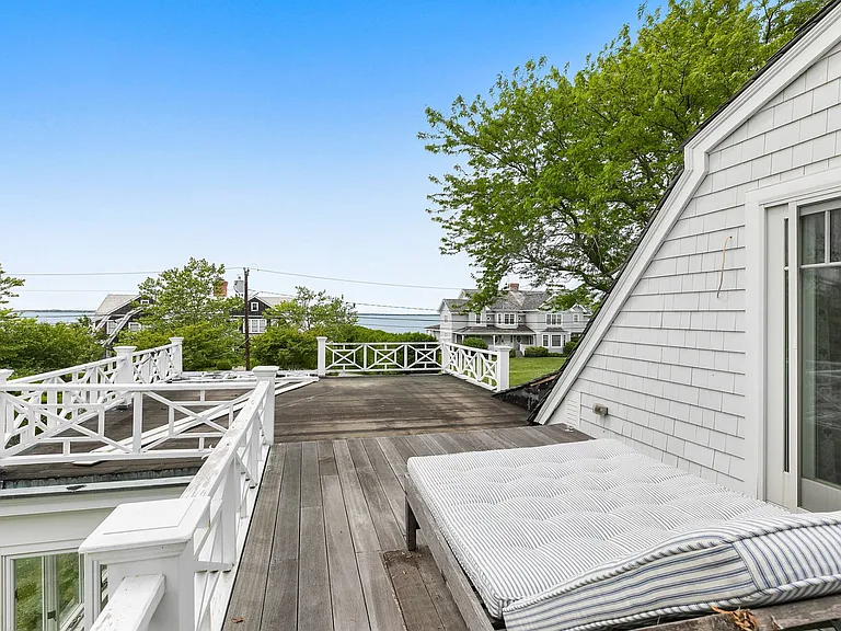 42 Peconic Ave — Photo 18