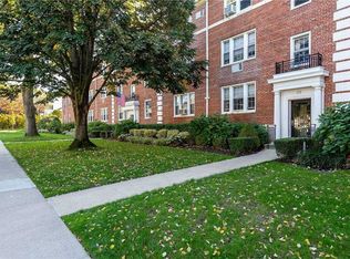 32 Hamilton Pl APT G1, Garden City, NY 11530
