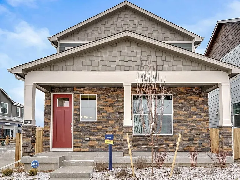 828 N Quatar St — Photo 3