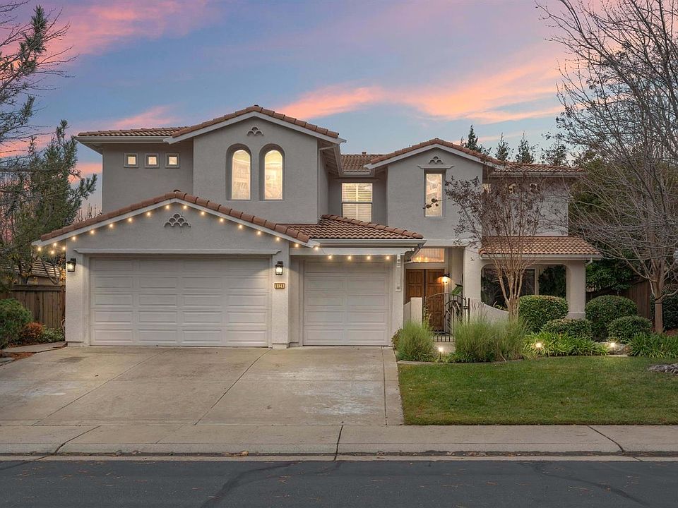 1st image of 1124 Venezia Dr