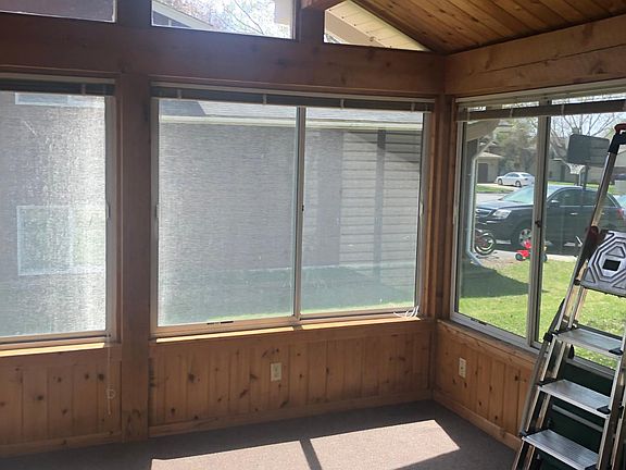 4th image of 1478 Laurel Ave