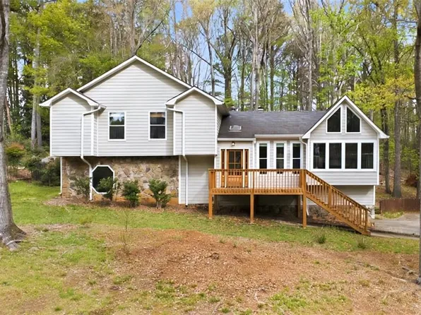 2731 Pine Cone Ln, Duluth, GA 30096