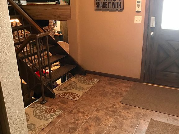 Entry way