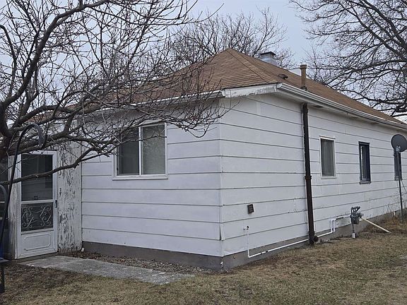 3rd image of 65 13th Ave W