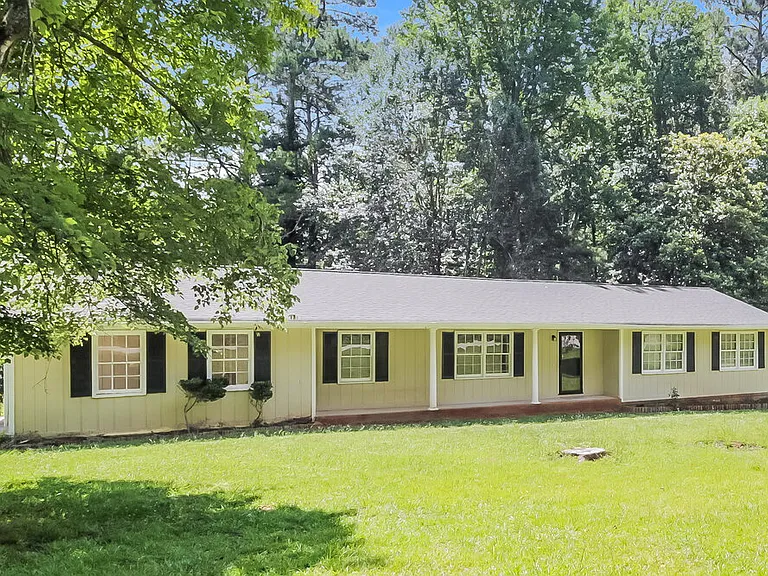375 N Hickory Ln — Photo 3