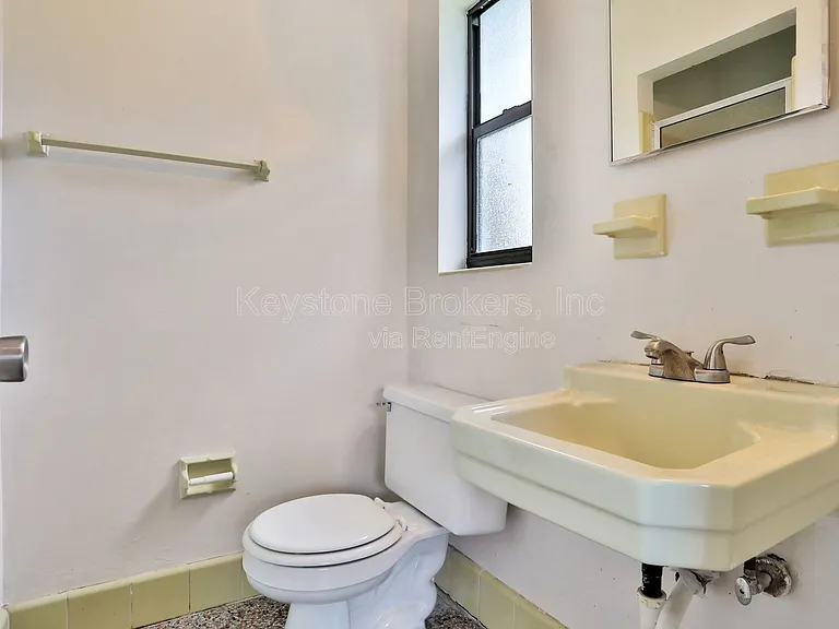 2711 Aloma Ave — Photo 4