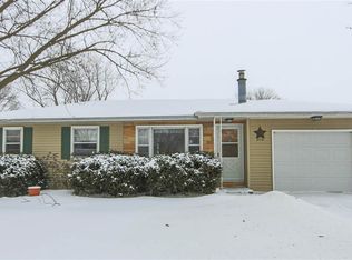 206 Crestridge Dr, Waterloo, IA 50702