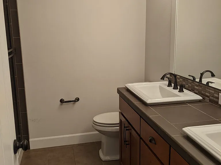 Top floor Main Bath
