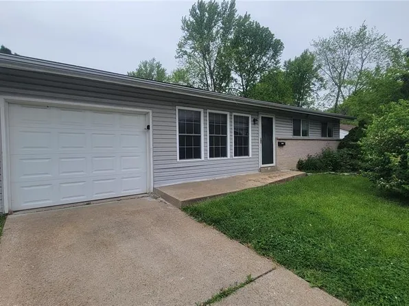 1725 Clover Ln, Florissant, MO 63031