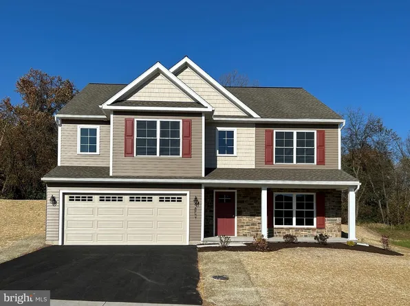 135 Foxglove Dr, Middletown, PA 17057